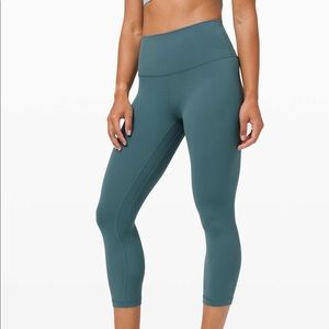 Align Crop 21 Inch (NWOT)